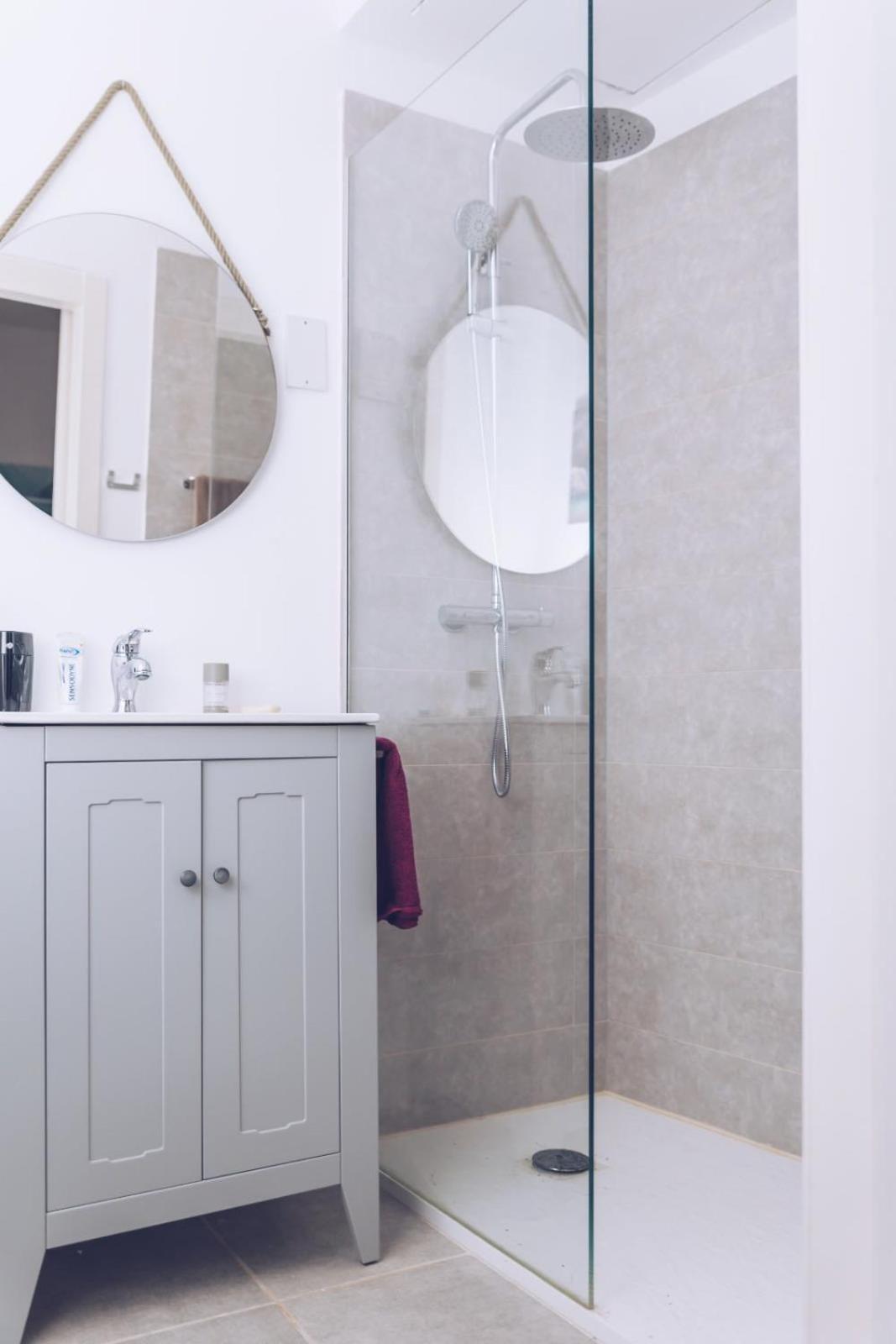 Chic & Luxurious 2-Br Escape Designed For Elegance Appartement Gibraltar Buitenkant foto